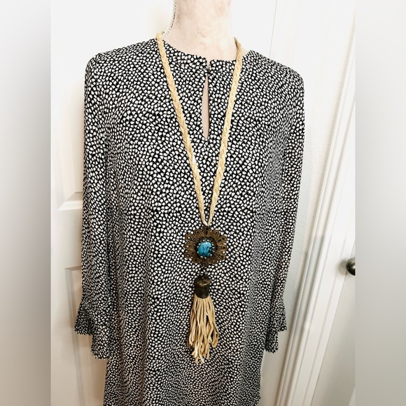 The Loft Dress - Picture 2 of 8